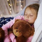 Como criar o ambiente térmico perfeito para melhorar a qualidade do sono infantil
