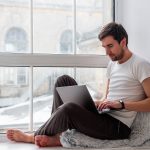 Trabalhar em home office sem congelar: dicas práticas para manter o conforto térmico em casa